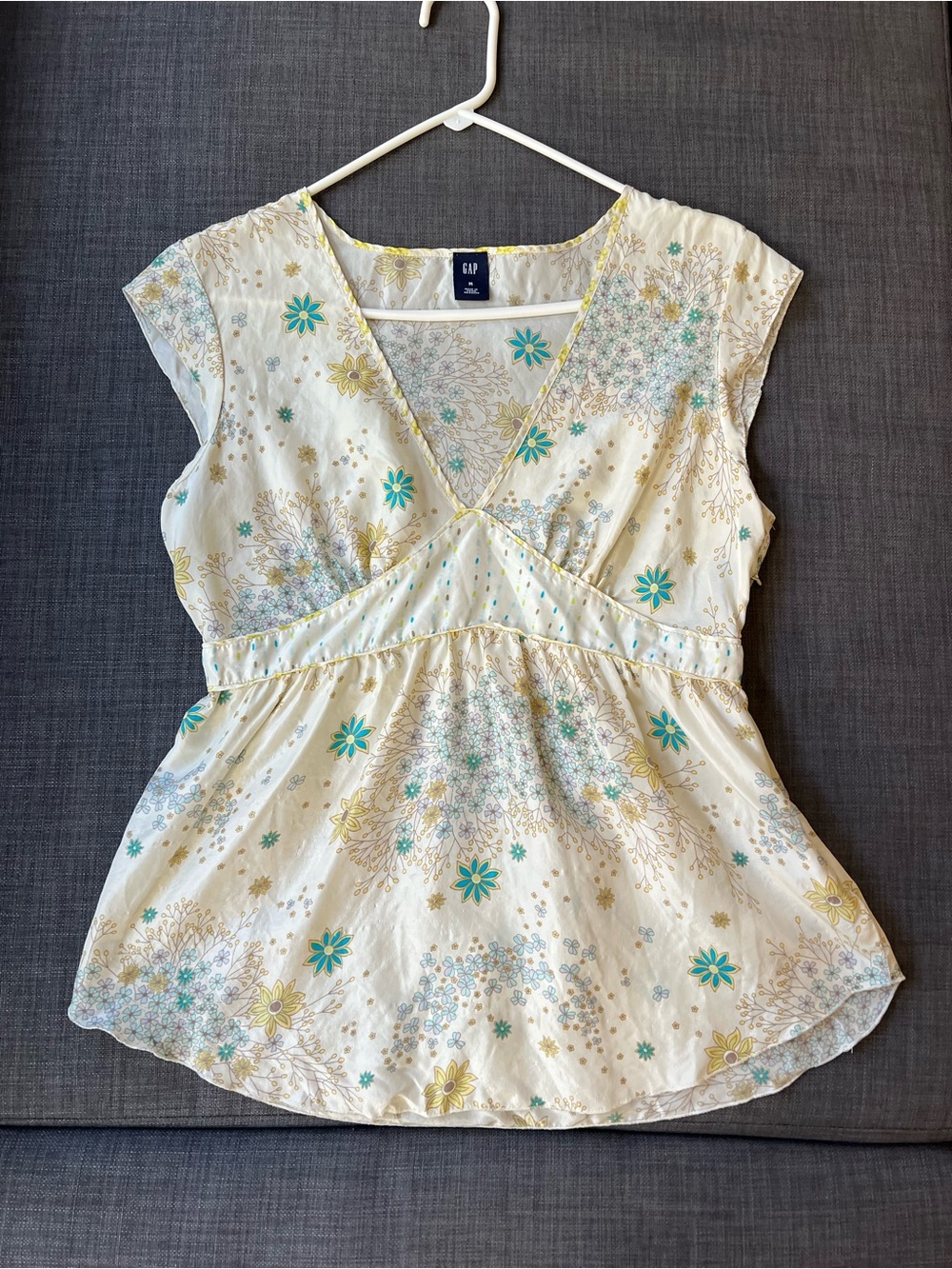 Vintage GAP blouse Y2K 100% silk Floral blue yellow cream